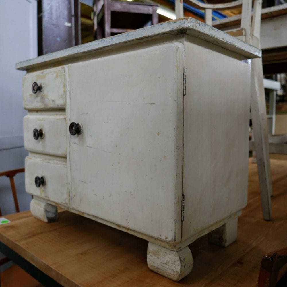 Brocante witte kastje