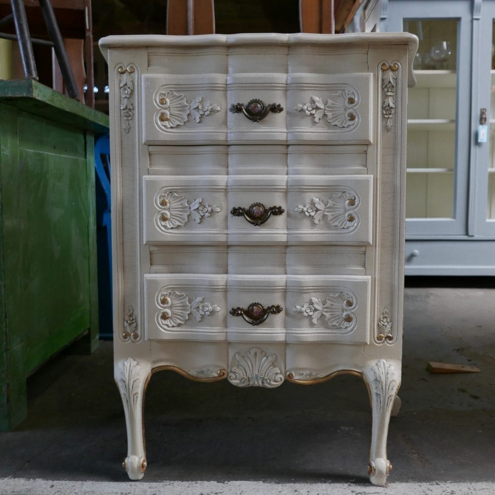 Barok wit houten kastje