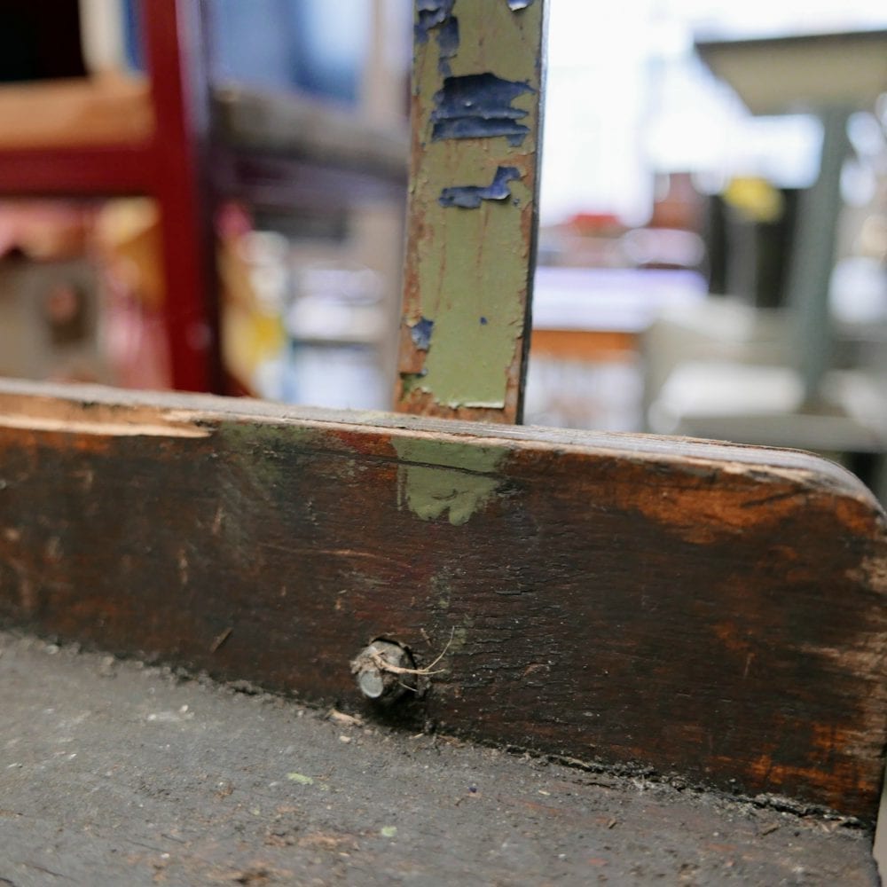Blauwe houten werkbank