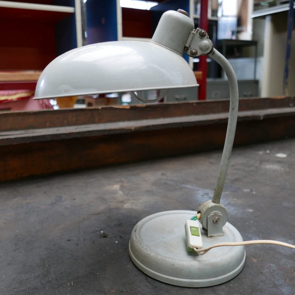 Industriële grijze lamp
