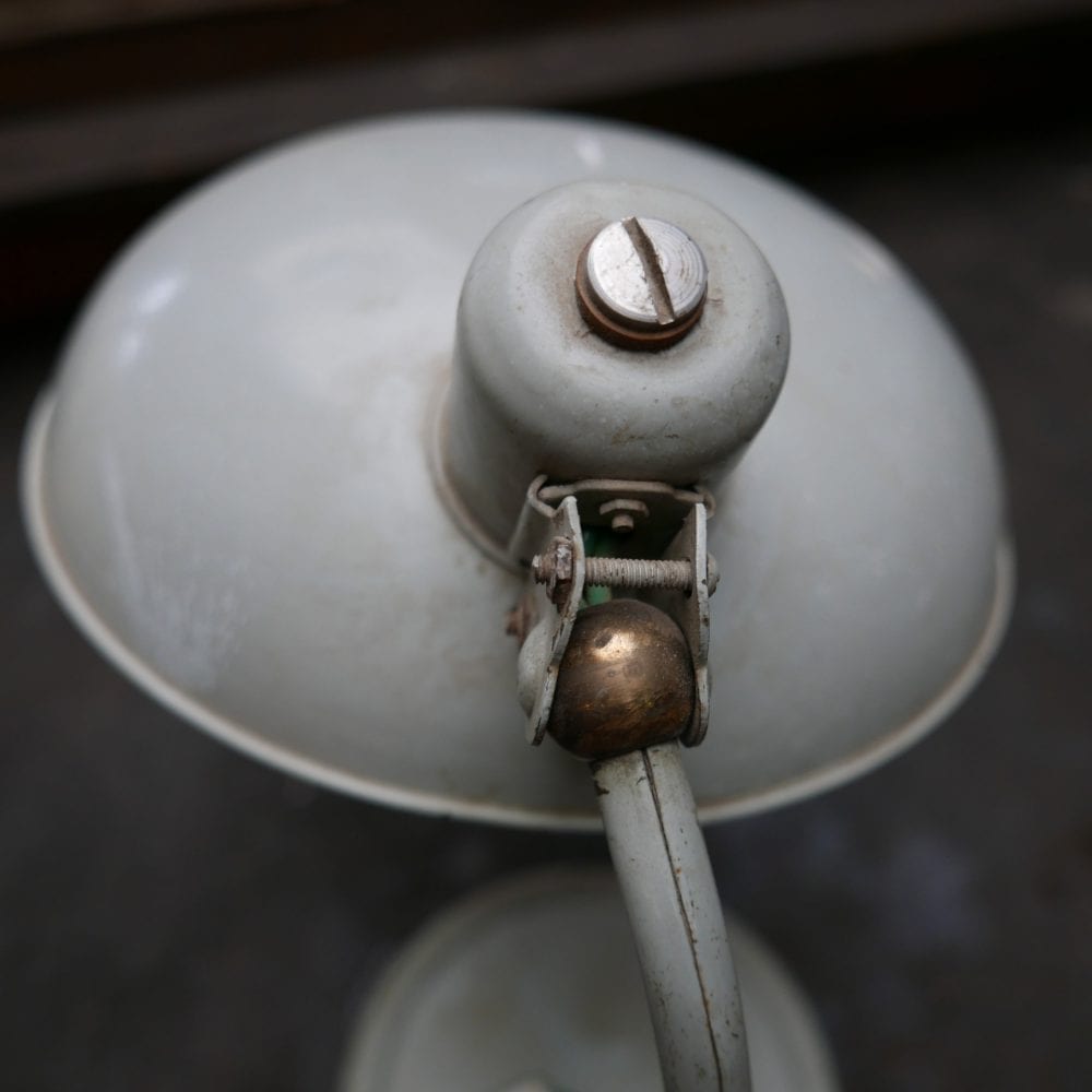 Industriële grijze lamp