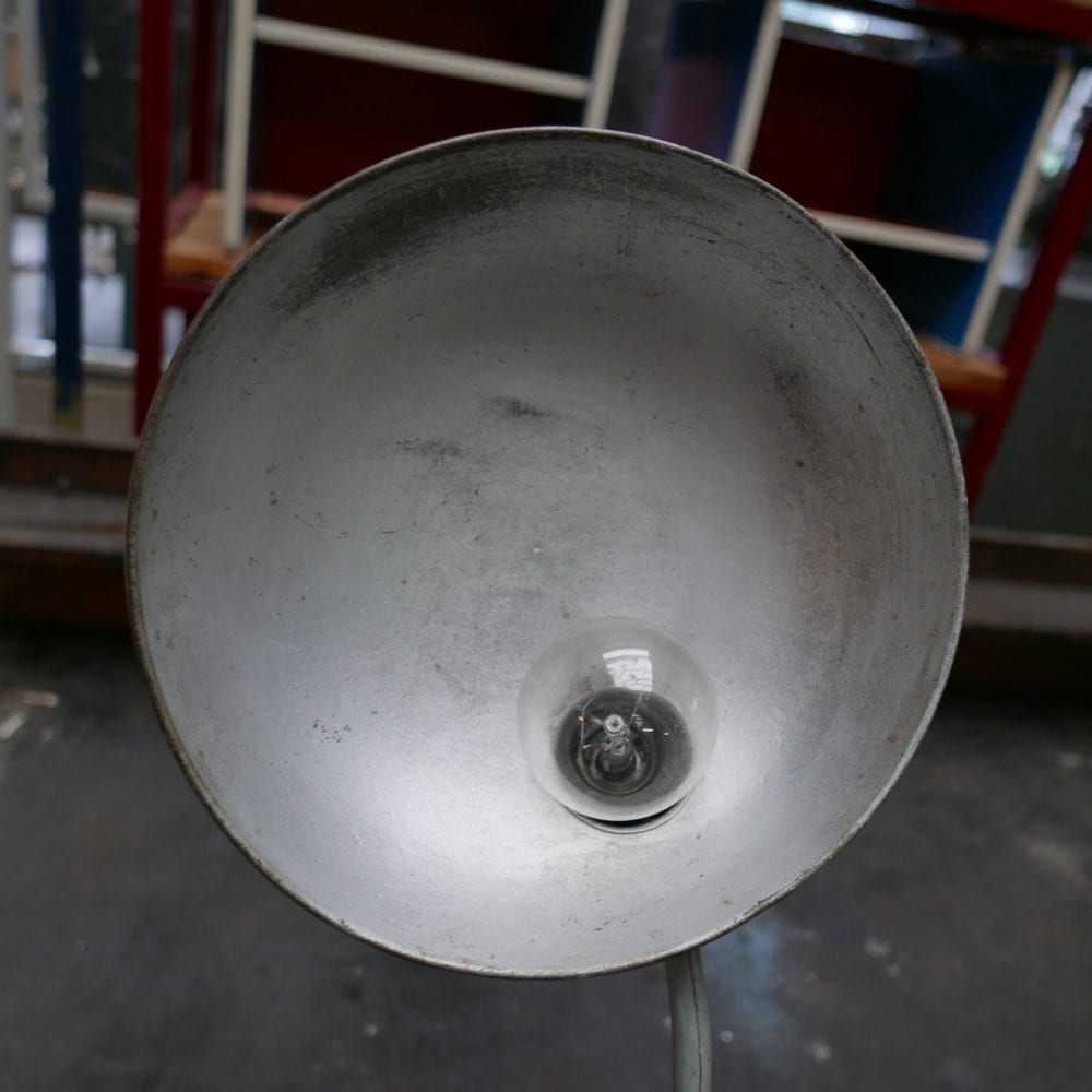 Industriële grijze lamp
