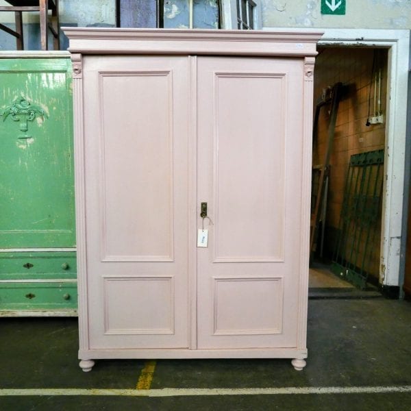 Roze linnenkast