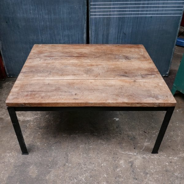 Industriële salontafel