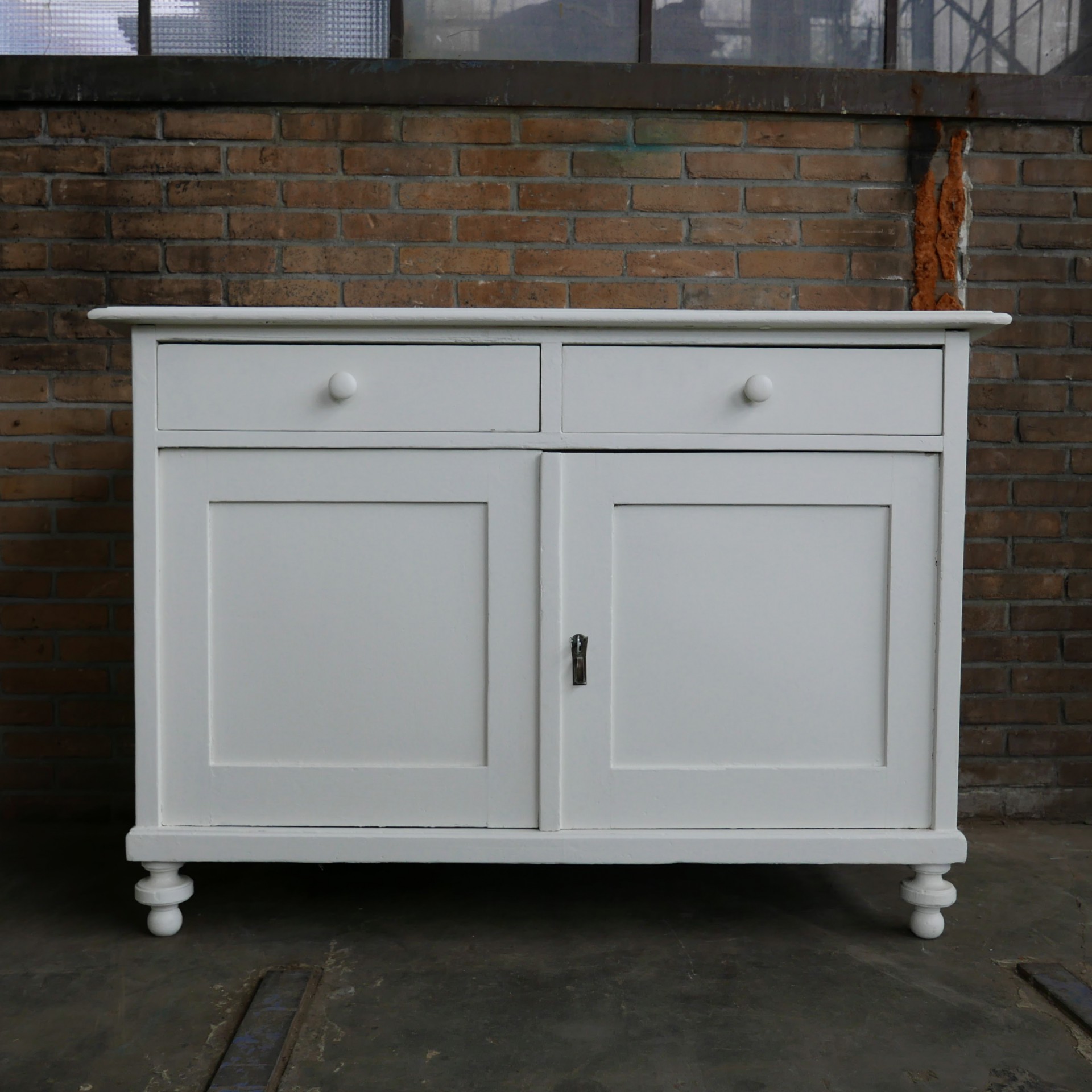 Verenigde Staten van Amerika Leerling premie Brocante witte commode » Van Dijk & Ko