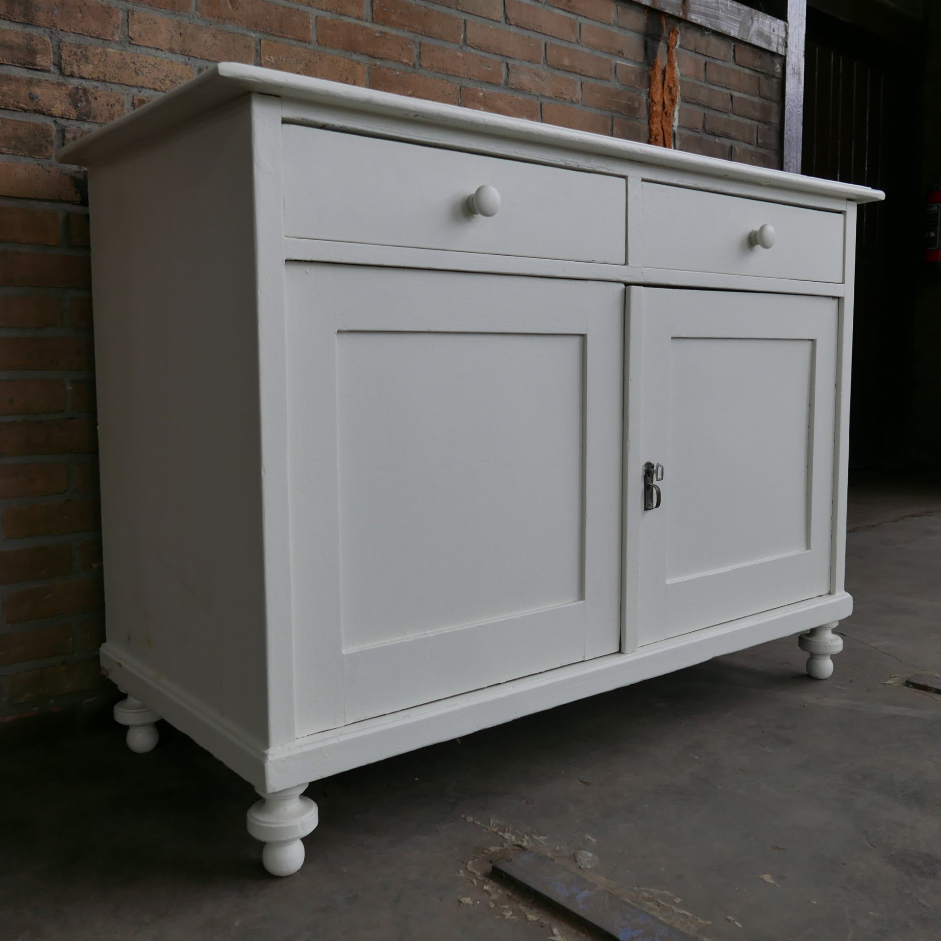 Verenigde Staten van Amerika Leerling premie Brocante witte commode » Van Dijk & Ko