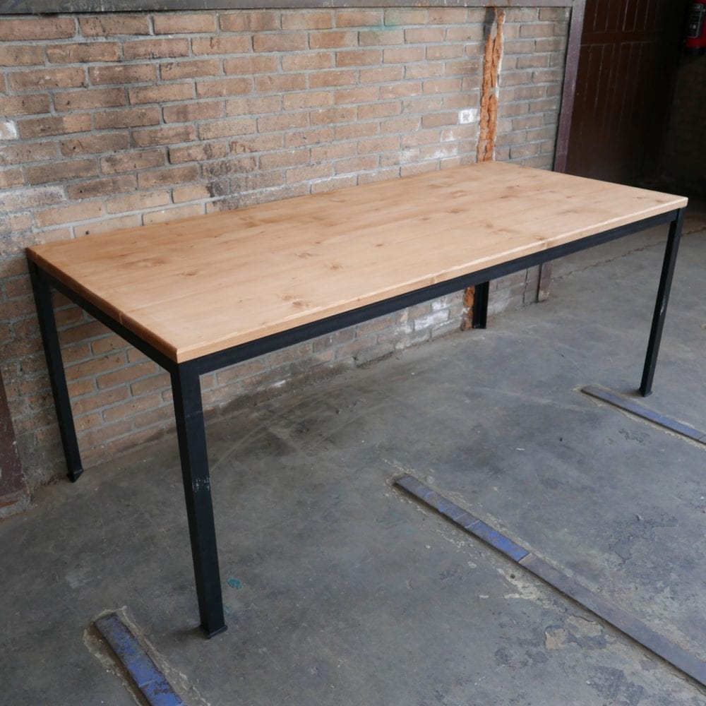 Industriële tafel