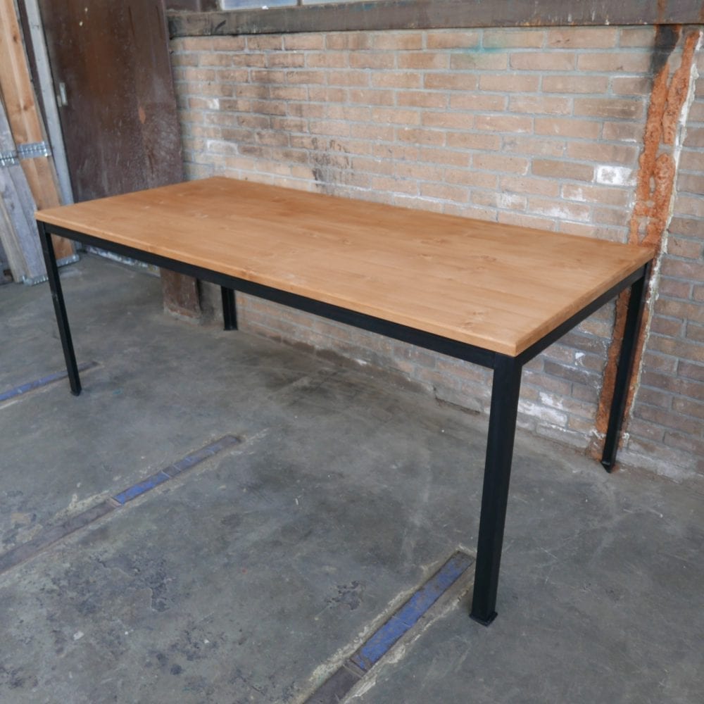 Industriële tafel