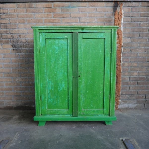 Groen houten kastje