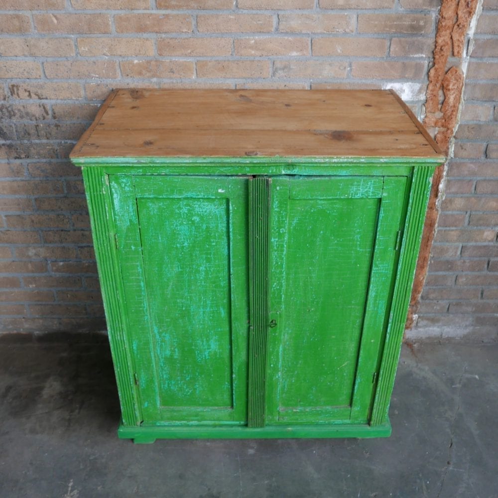 Groen houten kastje