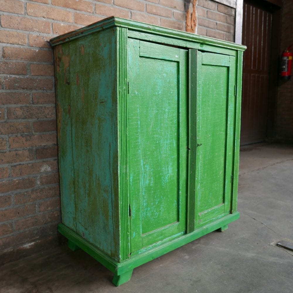 Groen houten kastje