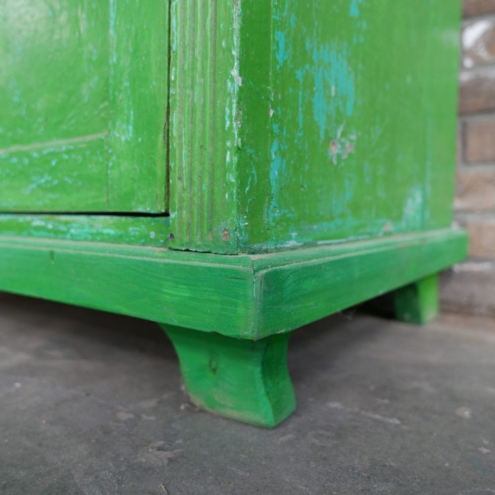 Groen houten kastje