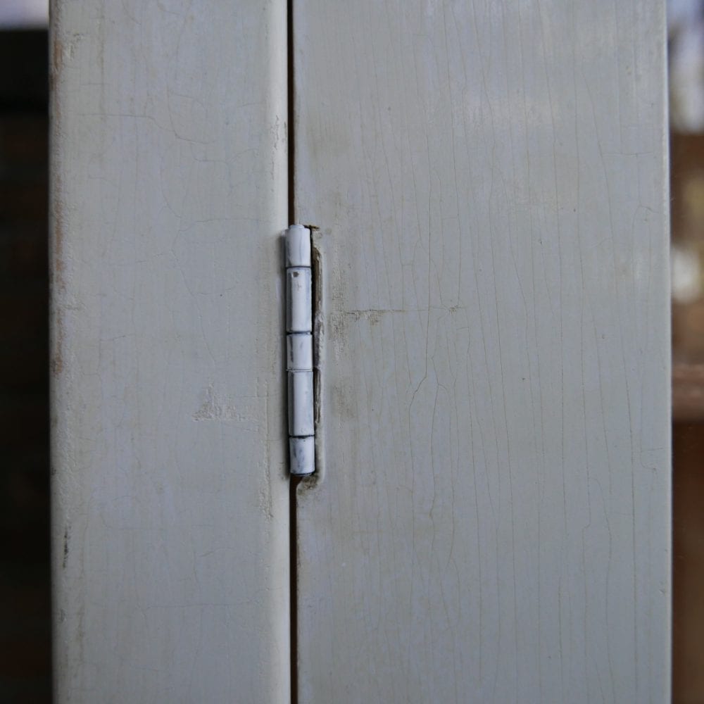 witte vitrinekast