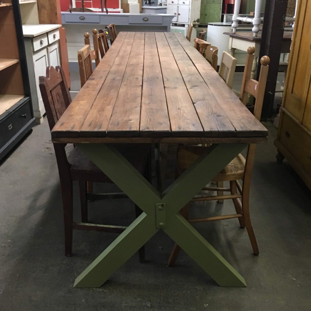 Groene kruispoot tafel