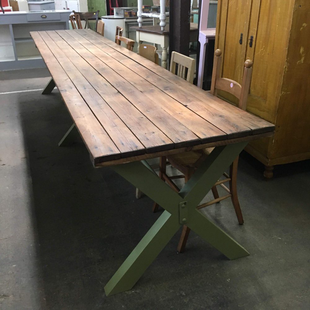 Groene kruispoot tafel