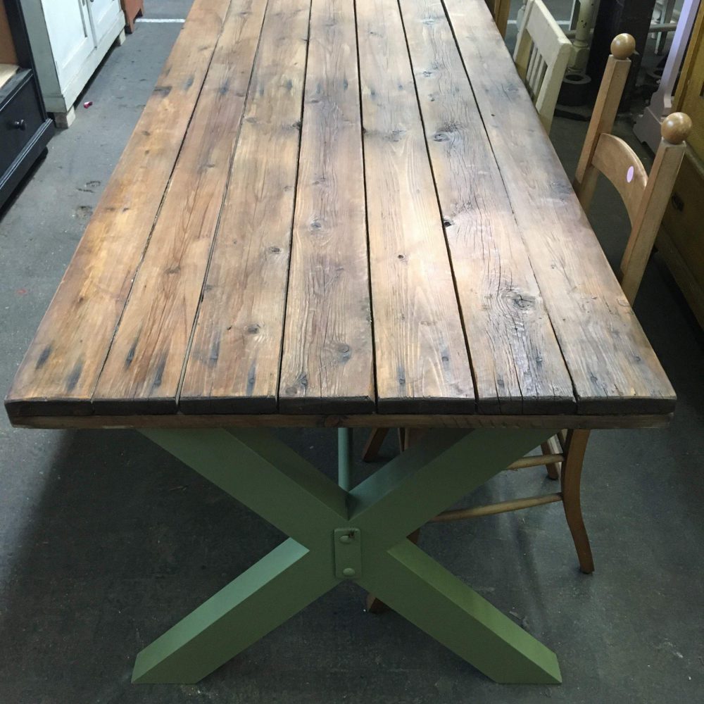 Groene kruispoot tafel