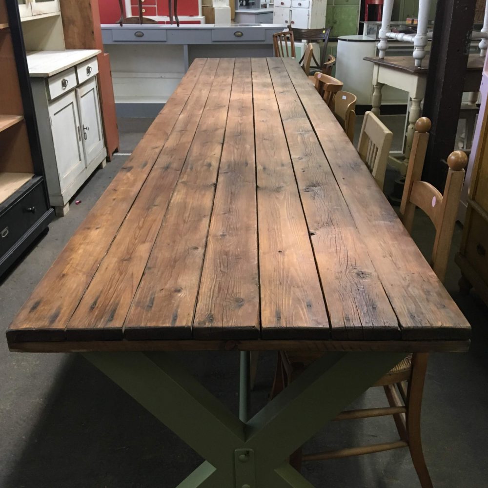 Groene kruispoot tafel