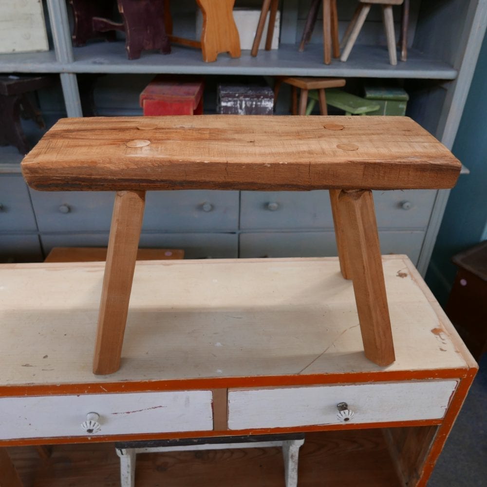 houten kruk bankje