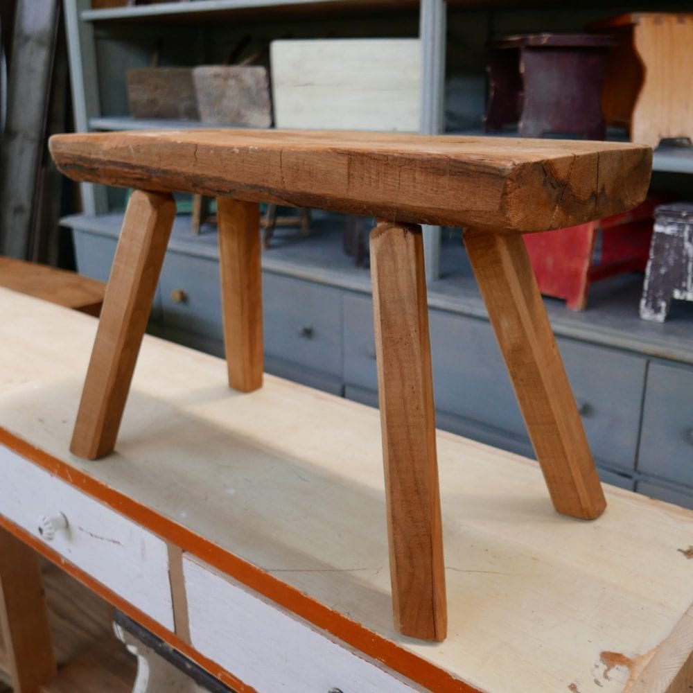 houten kruk bankje