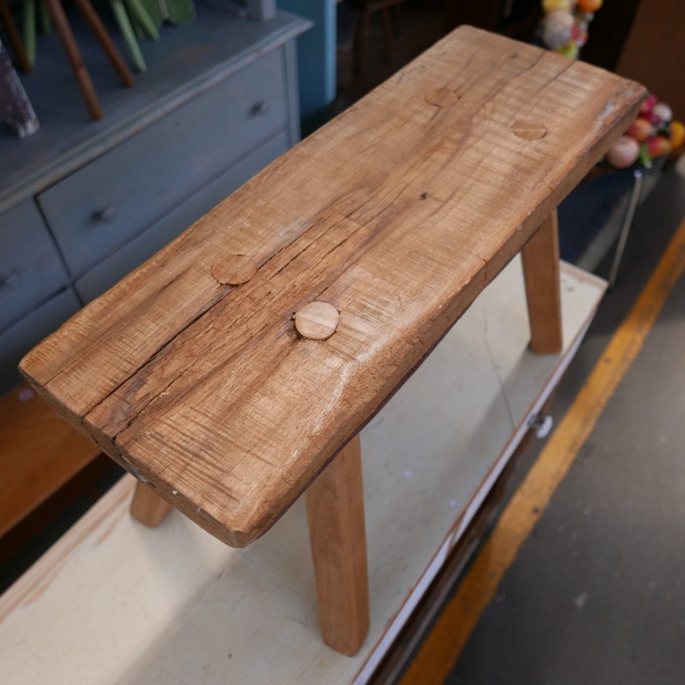 houten kruk bankje