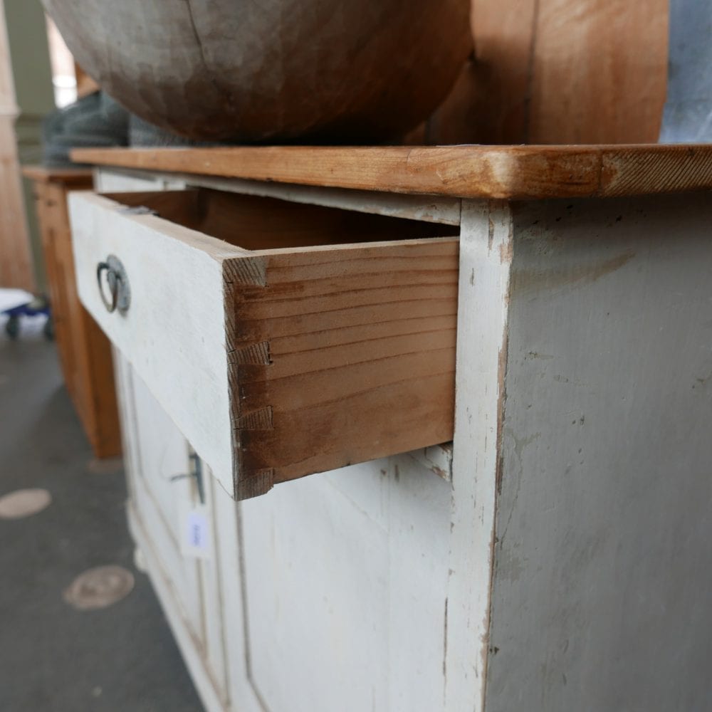 Commode wit