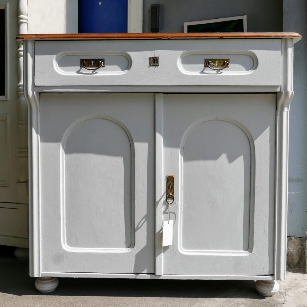 Witte commode