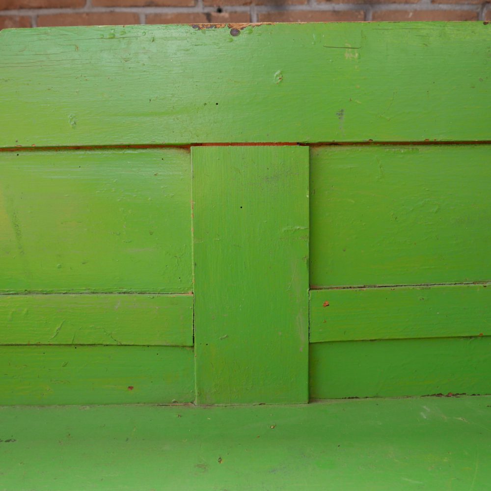 Groene houten bank