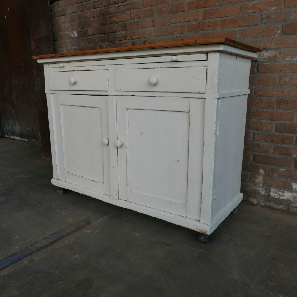 witte houten commode