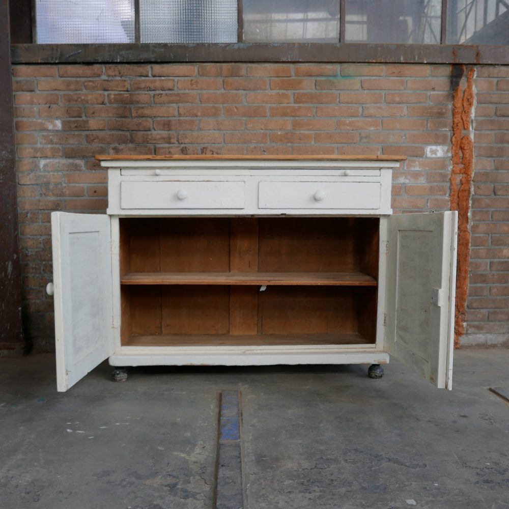 witte houten commode