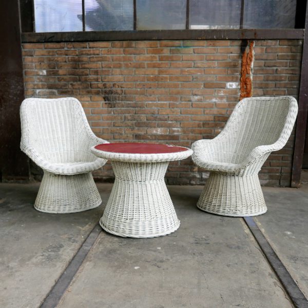Vintage rieten set stoelen en tafel