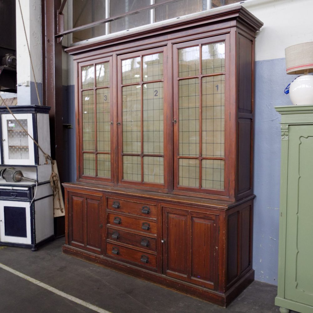 Vintage houten schoolkast - Afbeelding 12