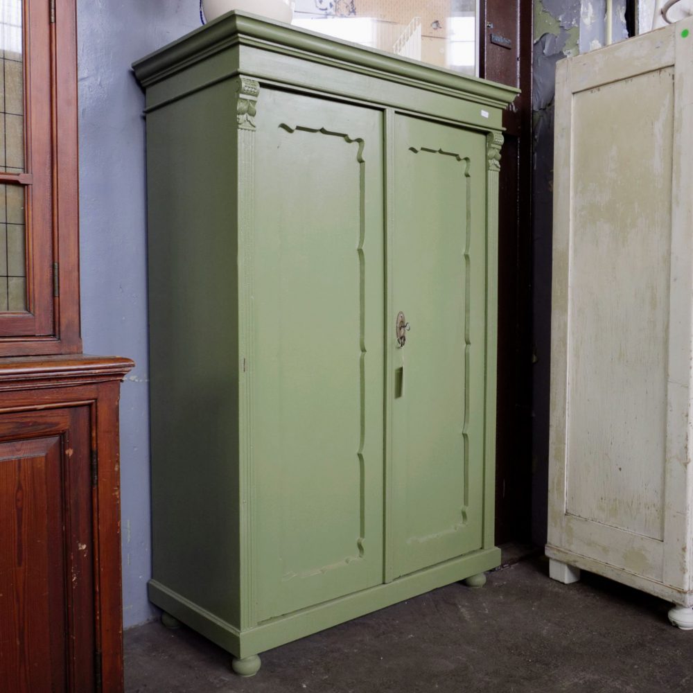 Groene houten linnenkast - Afbeelding 2