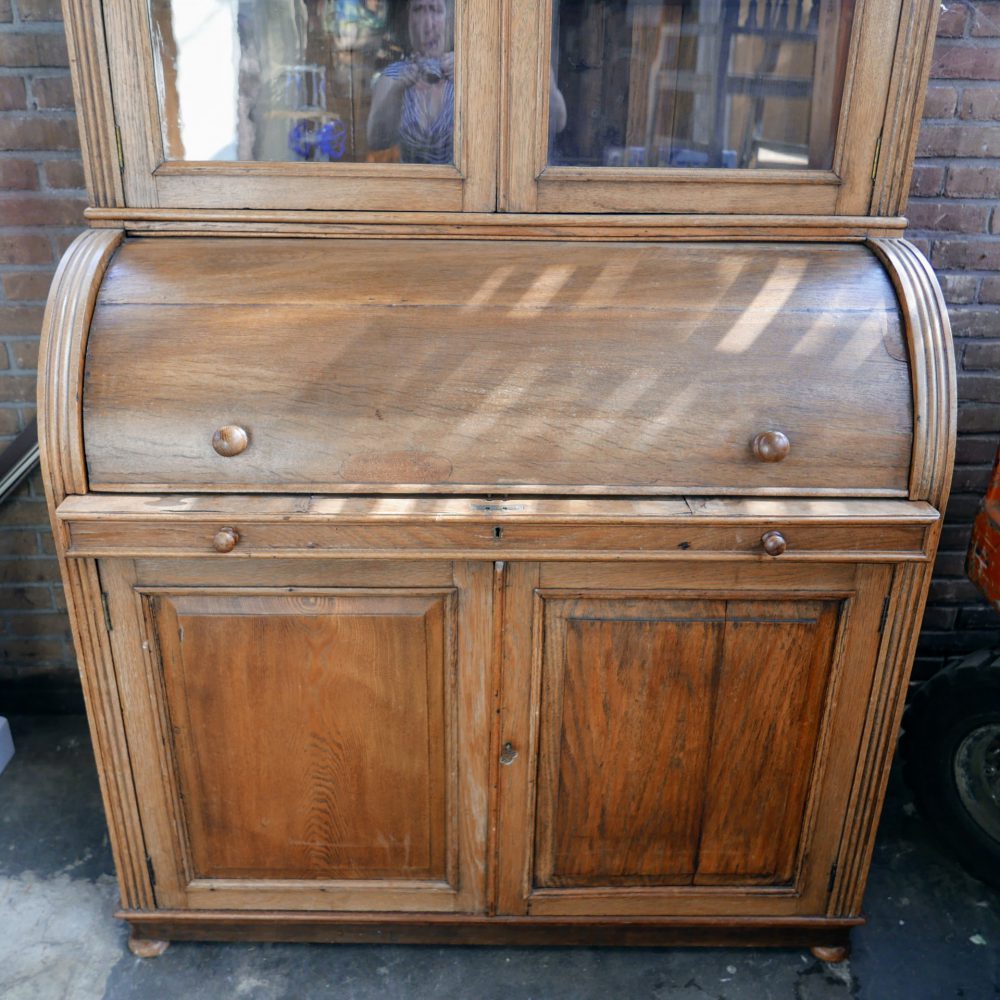 Houten secretaire met bovenkast