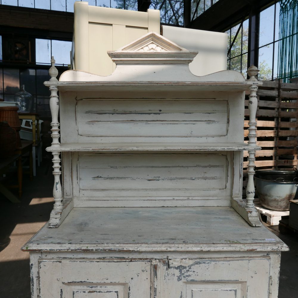 Brocante witte open buffetkast