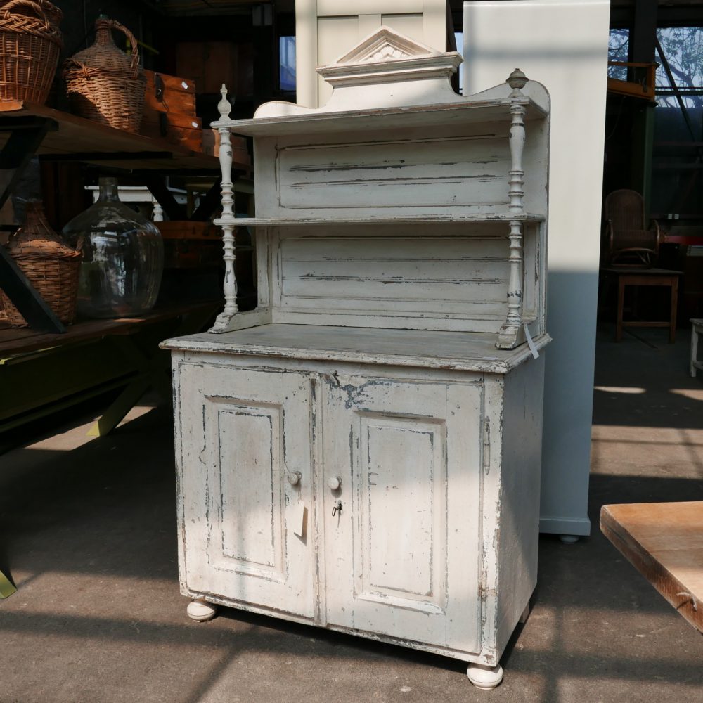 Brocante witte open buffetkast