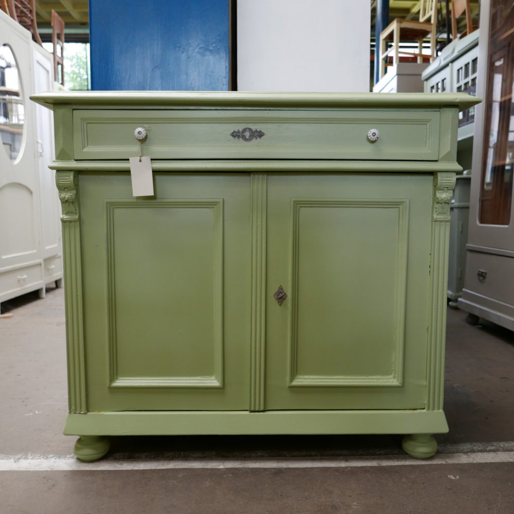 Groene onderkast of commode