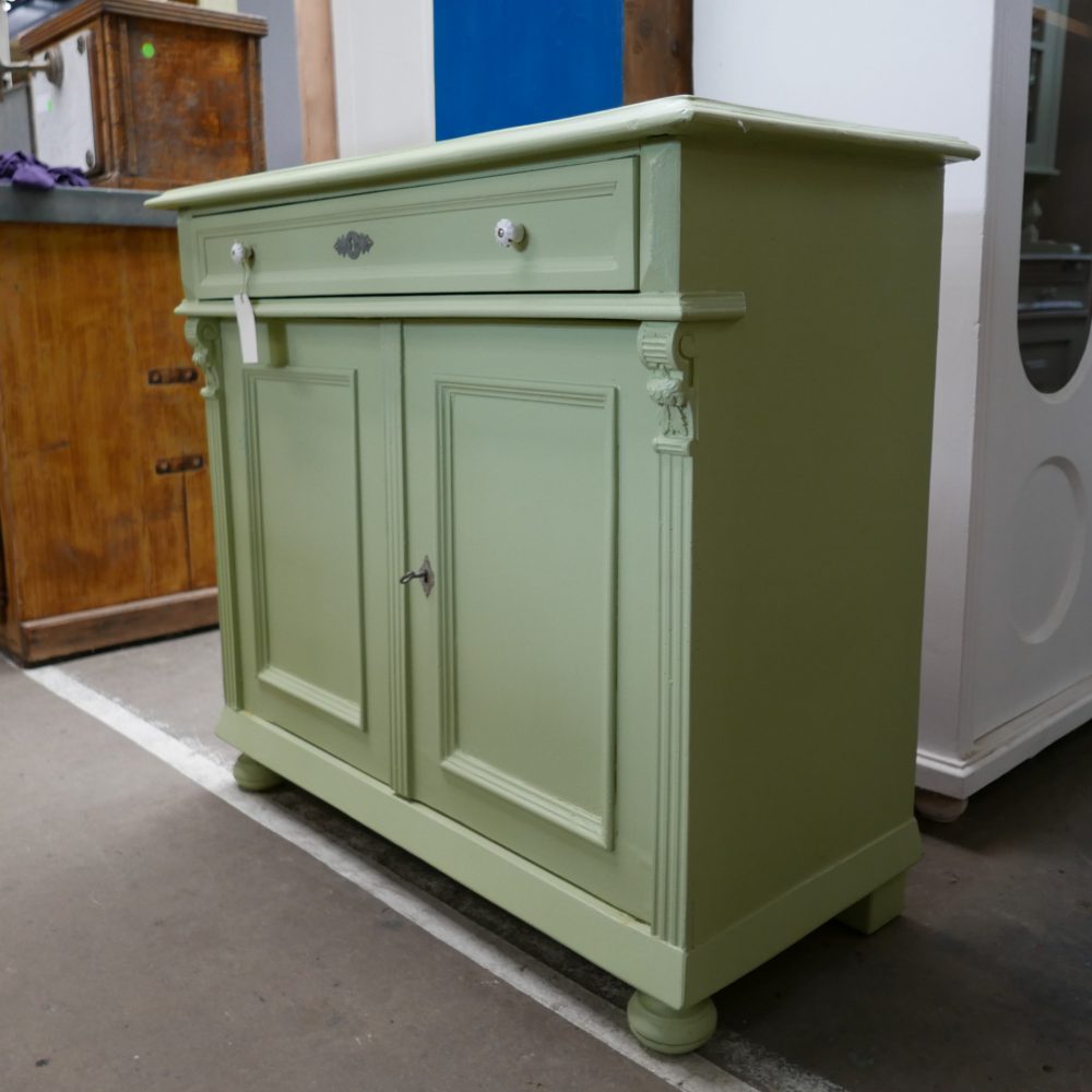 Groene onderkast of commode