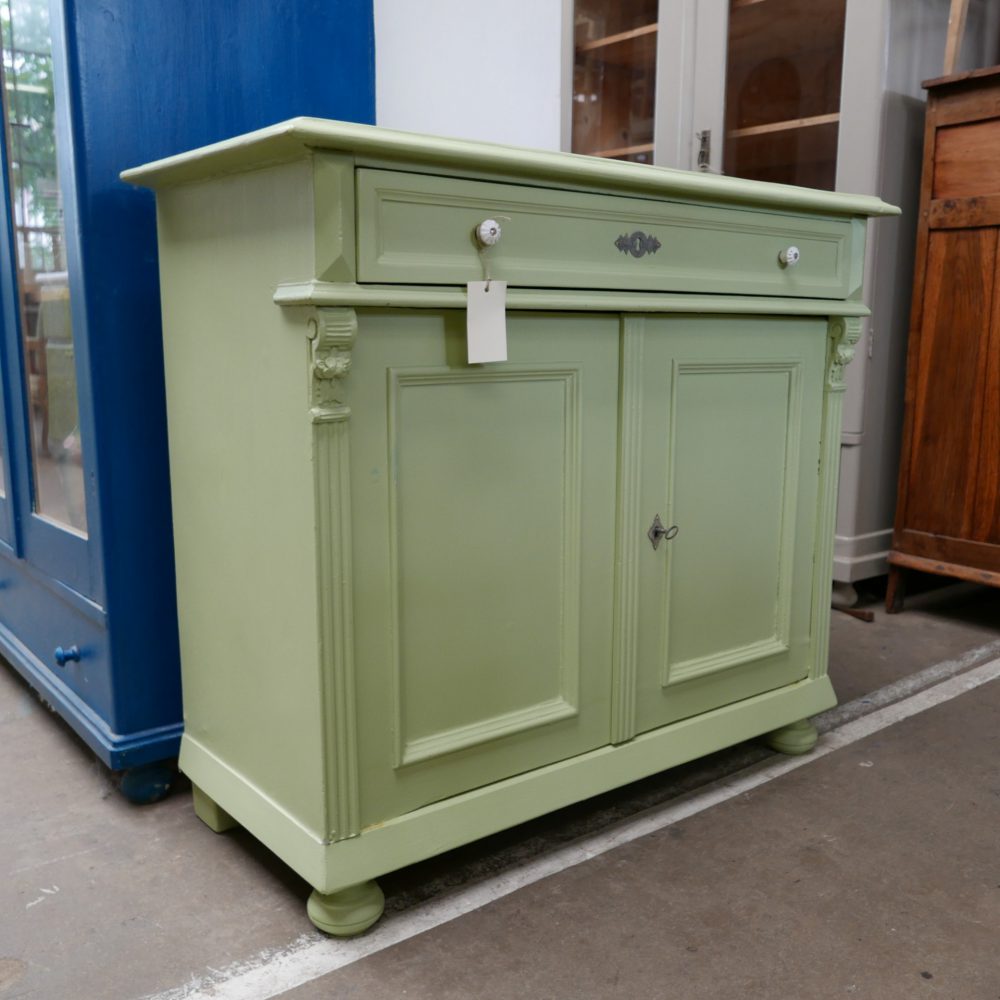 Groene onderkast of commode