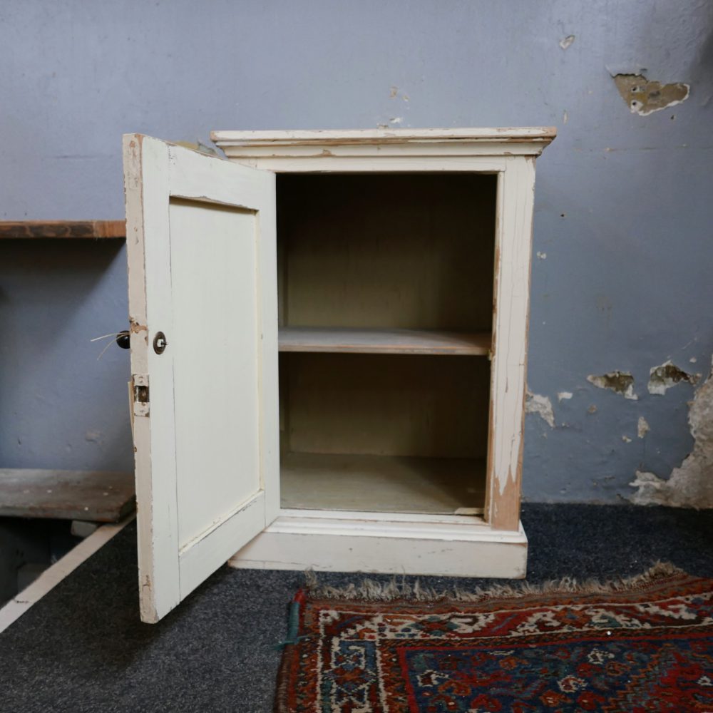 brocante witte kast