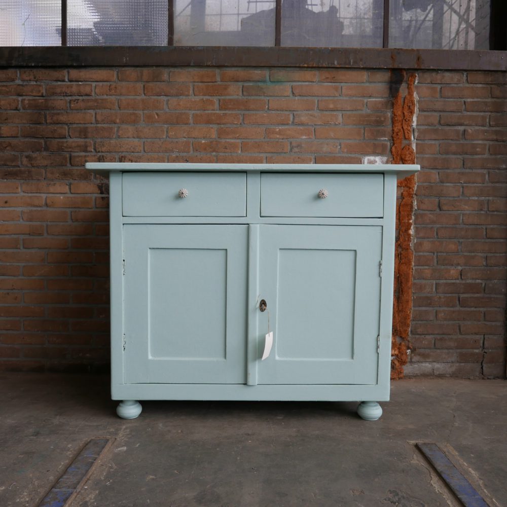 Blauwe commode