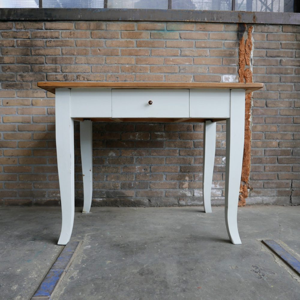 Witte eettafel