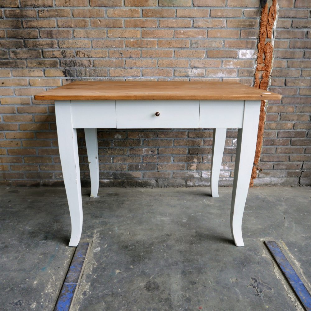 Witte eettafel