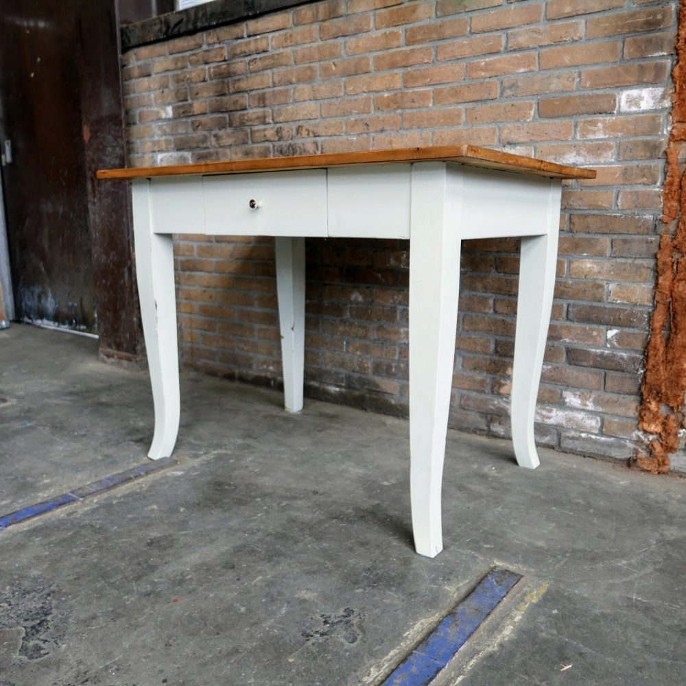 Witte eettafel