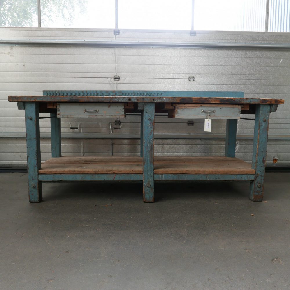 blauwe werktafel werkbank