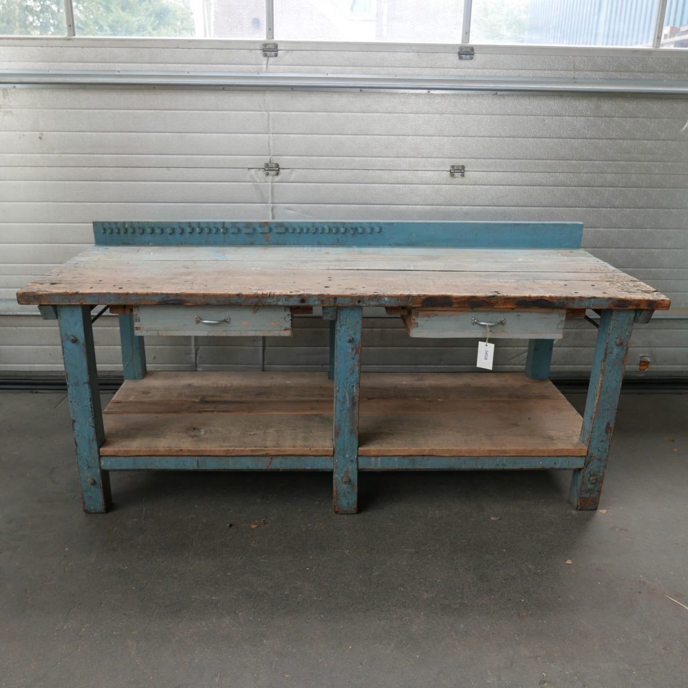 blauwe werktafel werkbank