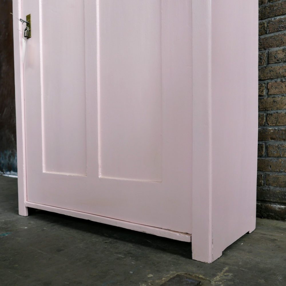 Roze linnenkast