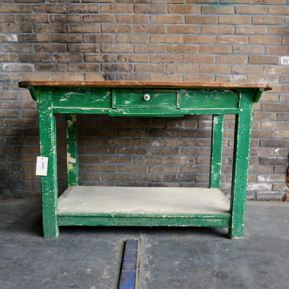 Groene eettafel met onderblad