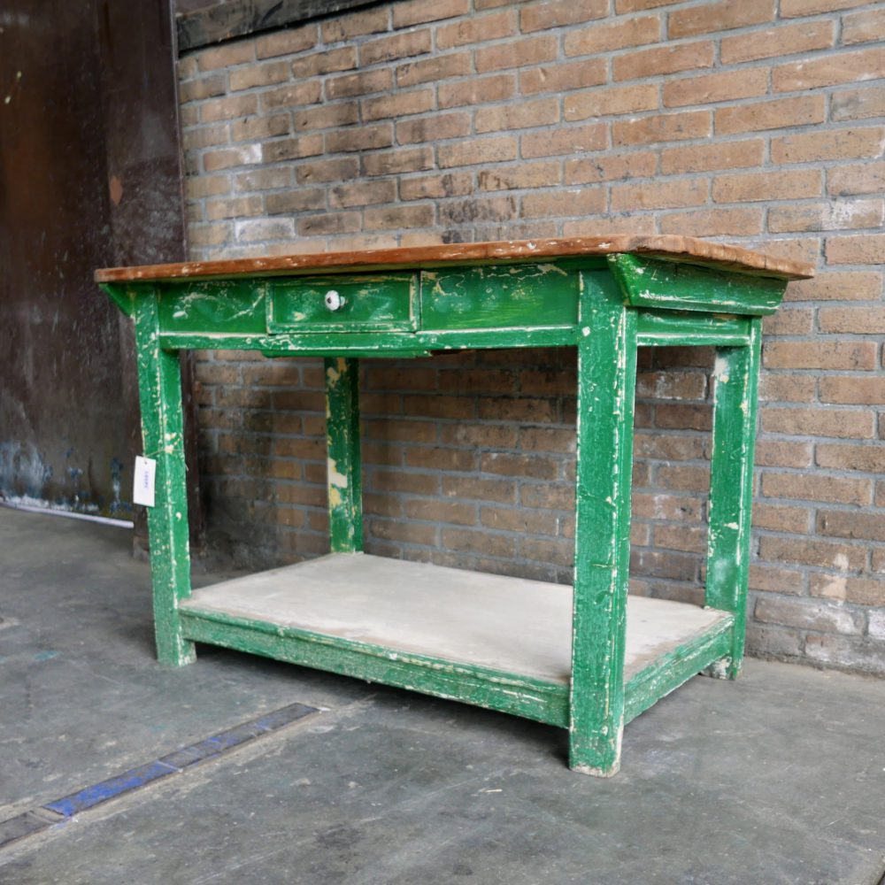 Groene eettafel met onderblad