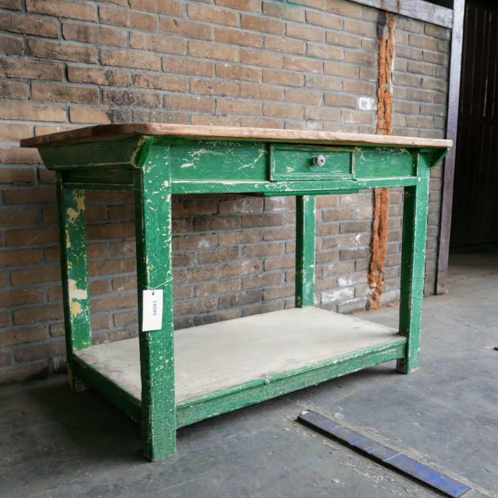 Groene eettafel met onderblad