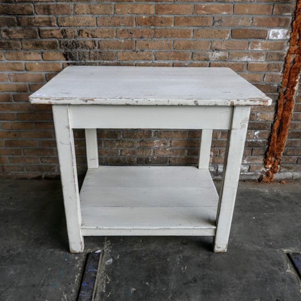 Witte eettafel met onderblad